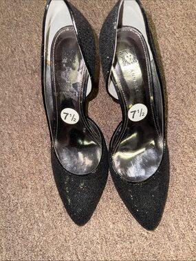 Anne Klein Black Pointed Toe Evening High Heels - Size 7.5